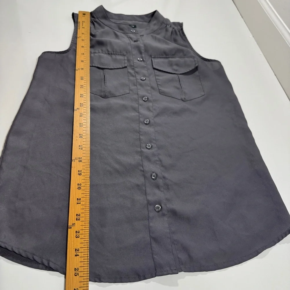 J.Crew Women’s Sleeveless Utility Button-Up‎ Blouse in Gray Size 2